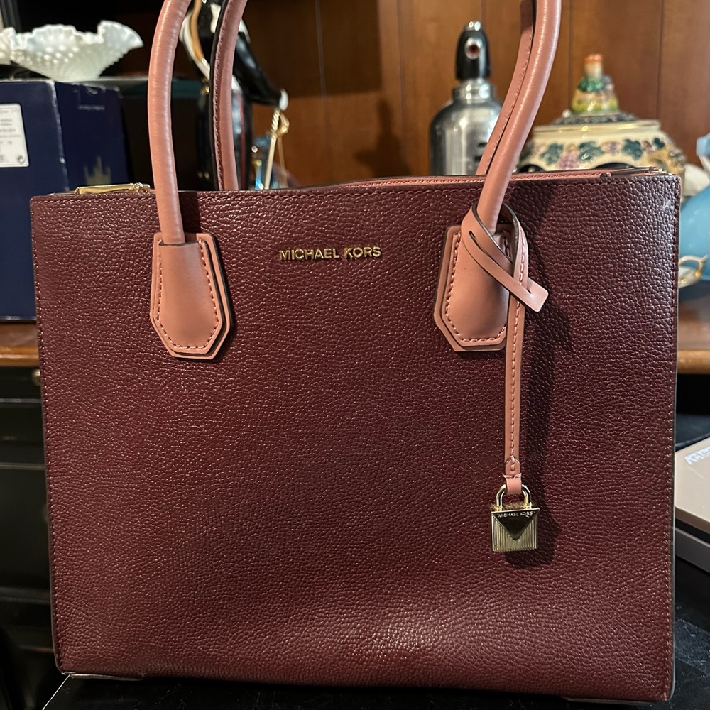 Michael Kors Mercer Medium Tote Accordion Bag